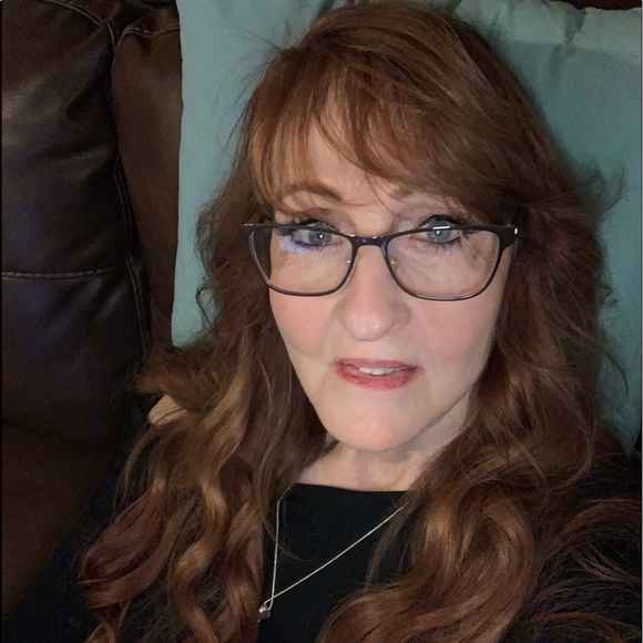 Meet your Posher, Christy - Picture 1 of 1